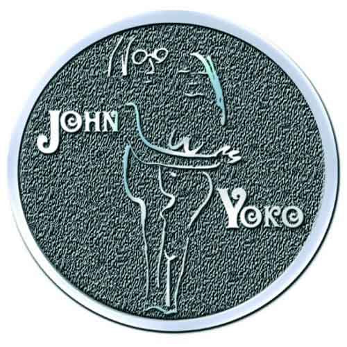 John Lennon Pin Badge - John & Yoko Embrace HiChrome